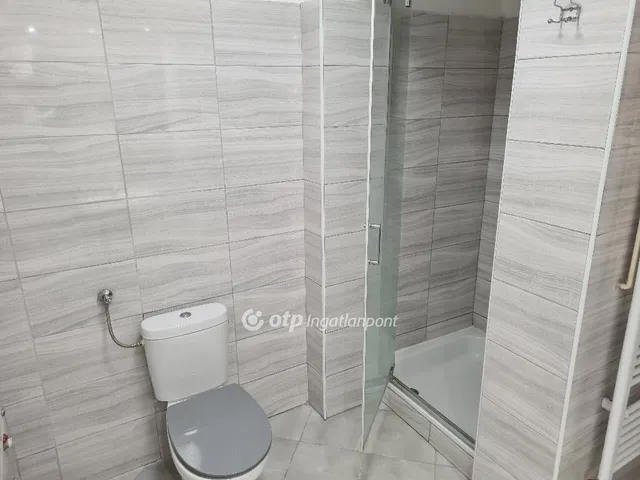 Eladó ház Budapest II. kerület, Petneházyrét 233 nm