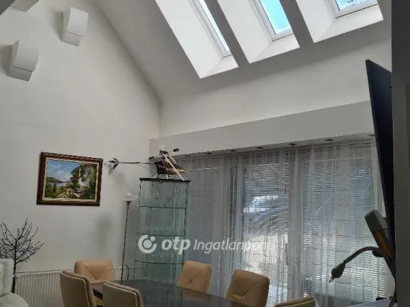 Eladó ház Budapest II. kerület, Petneházyrét 233 nm