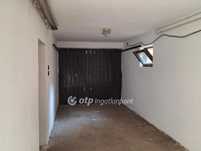 Eladó ház Budapest II. kerület, Budaliget 219 nm