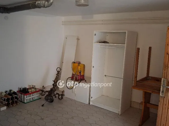 Eladó ház Budapest II. kerület, Budaliget 219 nm