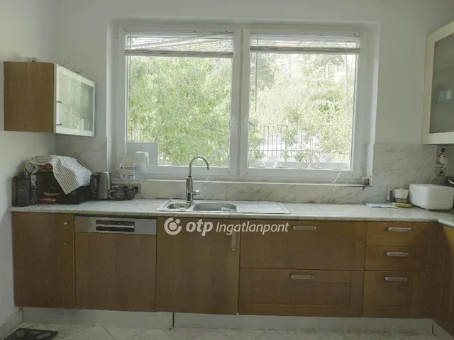 Eladó ház Budapest II. kerület, Csatárka 184 nm