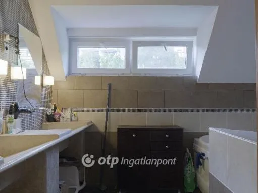 Eladó ház Budapest II. kerület, Csatárka 184 nm