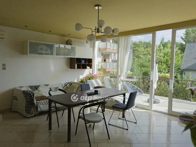 Eladó ház Budapest II. kerület, Csatárka 184 nm