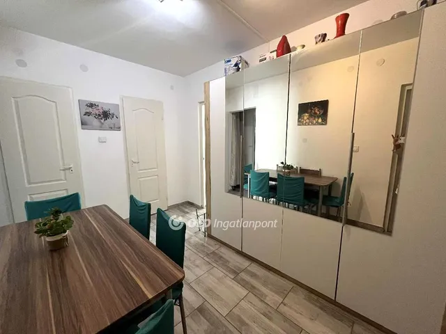 Eladó lakás Budapest III. kerület, Békásmegyer 56 nm