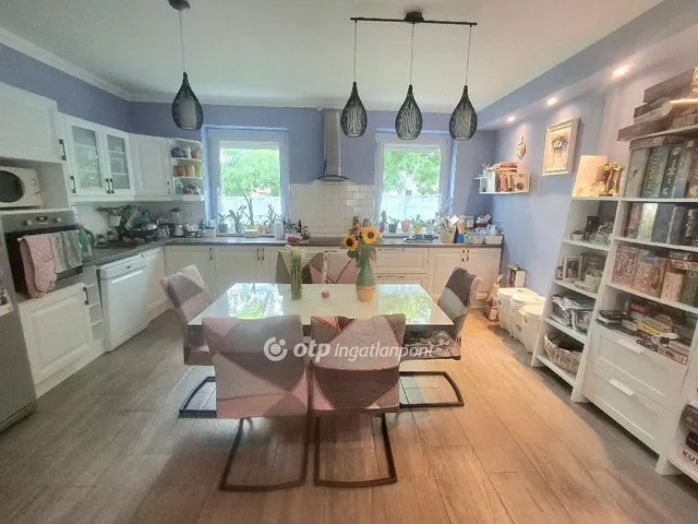 Eladó ház Budapest III. kerület, Csillaghegy 162 nm