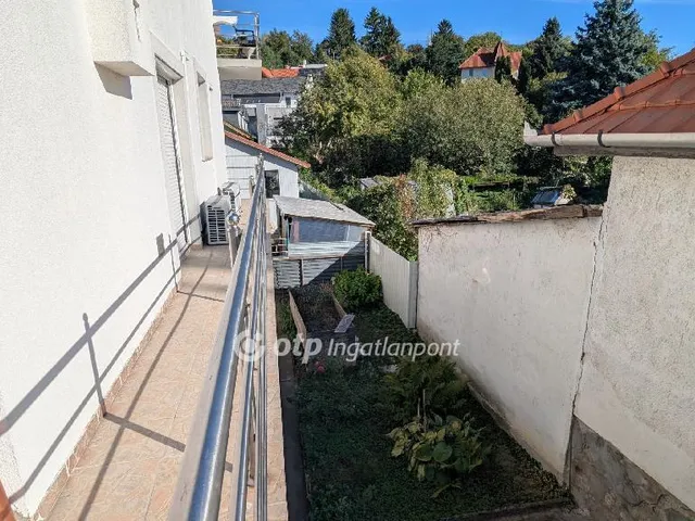 Eladó ház Budapest II. kerület, Széphalom 343 nm