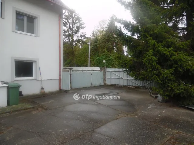 Eladó ház Budapest II. kerület, Széphalom 343 nm