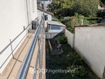 Eladó ház Budapest II. kerület, Széphalom 343 nm