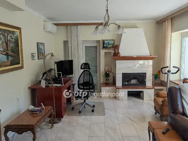 Eladó ház Budapest II. kerület, Széphalom 343 nm