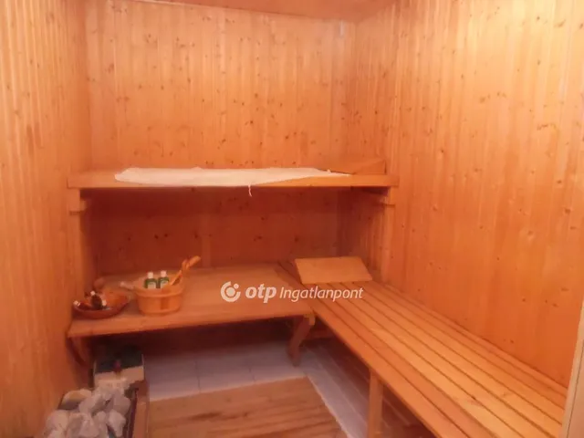 Eladó ház Budapest II. kerület, Széphalom 343 nm