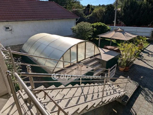 Eladó ház Budapest II. kerület, Széphalom 343 nm