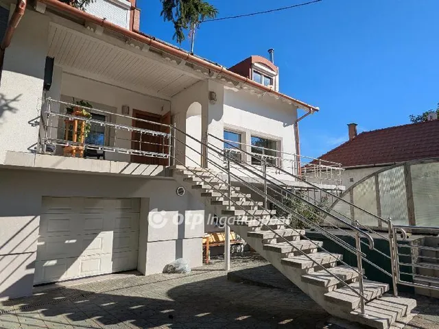 Eladó ház Budapest II. kerület, Széphalom 343 nm