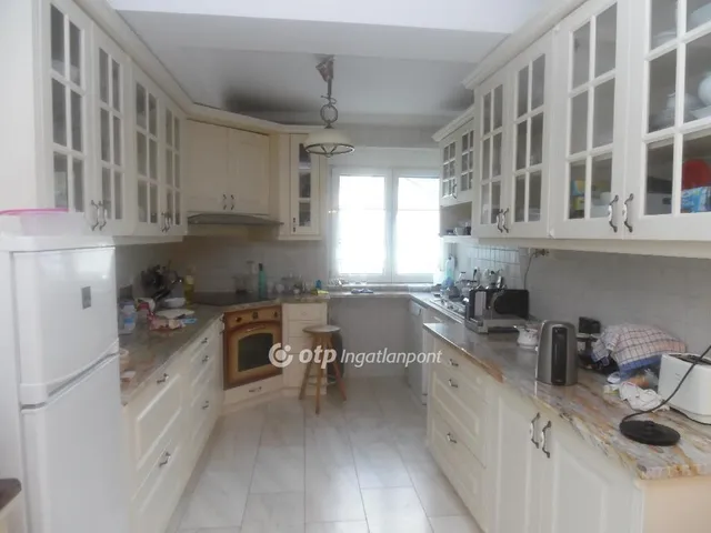 Eladó ház Budapest II. kerület, Széphalom 343 nm