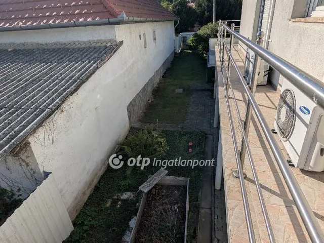 Eladó ház Budapest II. kerület, Széphalom 343 nm