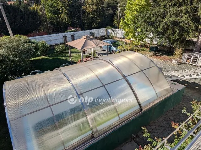 Eladó ház Budapest II. kerület, Széphalom 343 nm