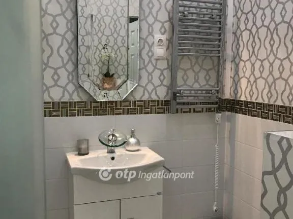Eladó lakás Budapest VI. kerület 30 nm