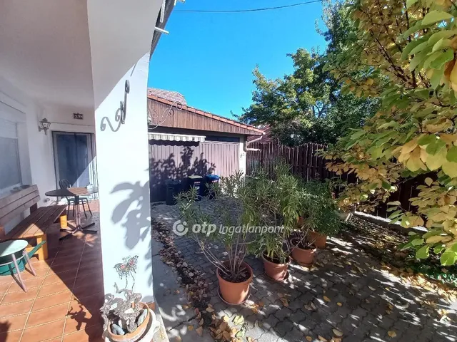 Eladó ház Budapest III. kerület, Békásmegyer-Ófalu 189 nm