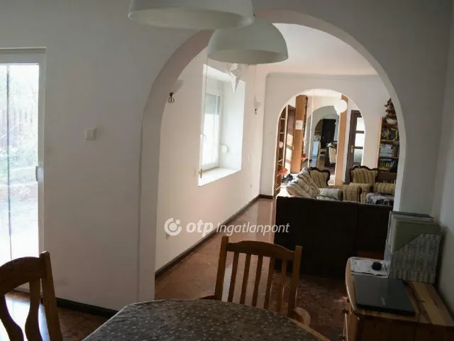 Eladó ház Budapest III. kerület, Békásmegyer-Ófalu 189 nm