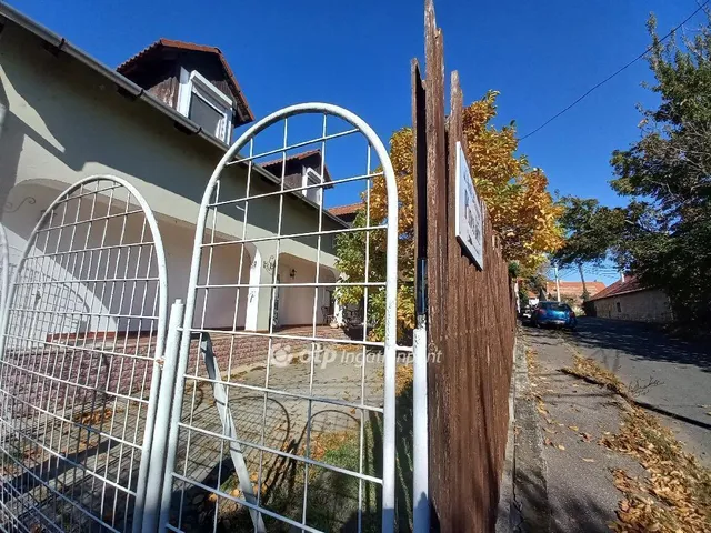 Eladó ház Budapest III. kerület, Békásmegyer-Ófalu 189 nm