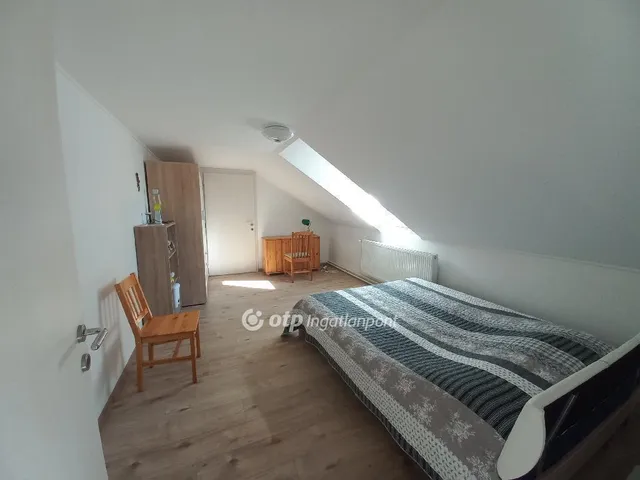 Eladó ház Budapest III. kerület, Békásmegyer-Ófalu 189 nm