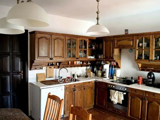 Eladó ház Budapest III. kerület, Békásmegyer-Ófalu 189 nm