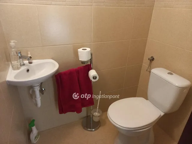 Eladó ház Budapest III. kerület, Békásmegyer-Ófalu 189 nm