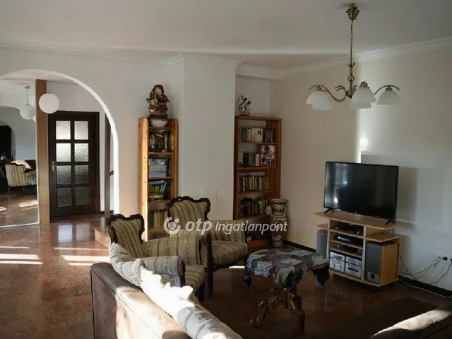 Eladó ház Budapest III. kerület, Békásmegyer-Ófalu 189 nm