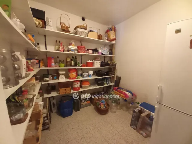 Eladó ház Budapest III. kerület, Békásmegyer-Ófalu 189 nm