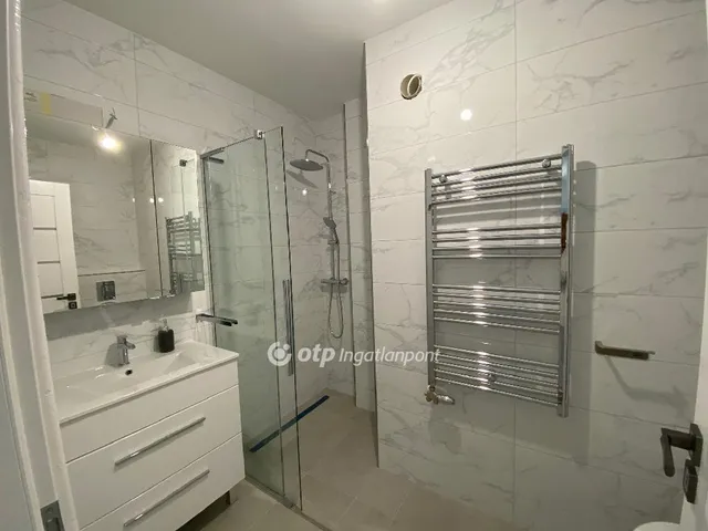 Eladó lakás Budapest III. kerület 77 nm