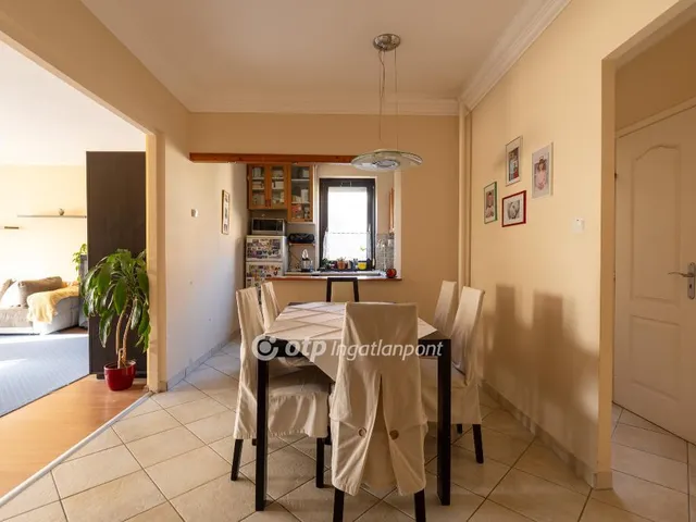 Eladó lakás Budapest III. kerület, Pók utcai lakótelep 73 nm