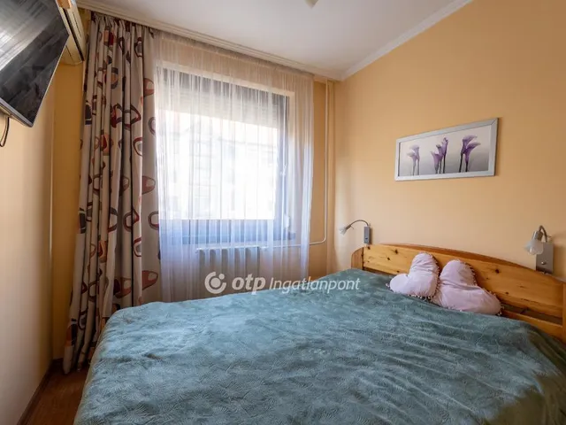 Eladó lakás Budapest III. kerület, Pók utcai lakótelep 73 nm