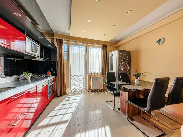 Eladó lakás Budapest III. kerület 74 nm