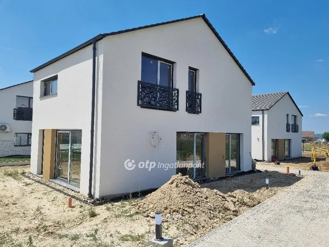 Eladó ház Budajenő 157 nm