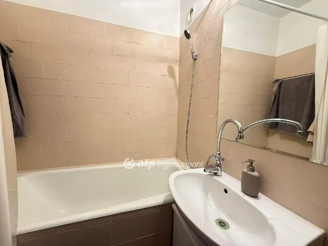 Eladó lakás Budapest III. kerület, Római-part 49 nm