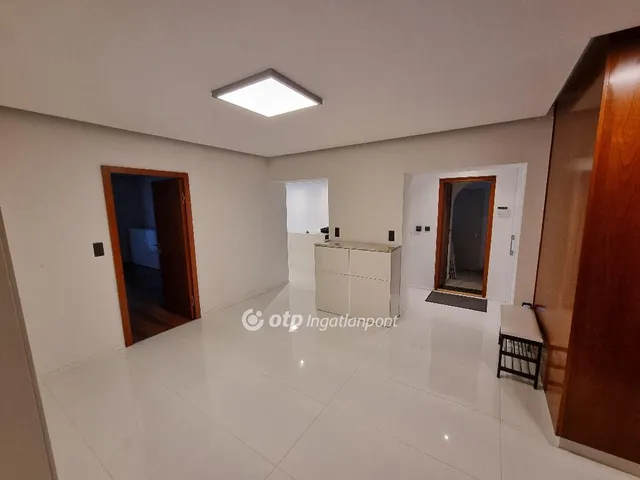 Kiadó lakás Budapest III. kerület, Mátyáshegy 155 nm