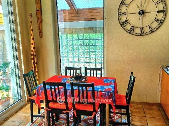 Eladó ház Kisoroszi 333 nm