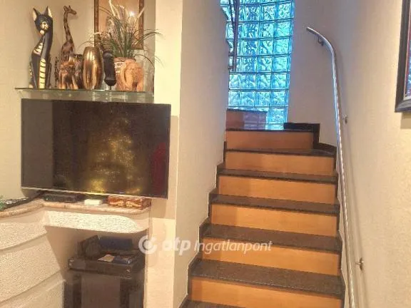 Eladó ház Kisoroszi 333 nm