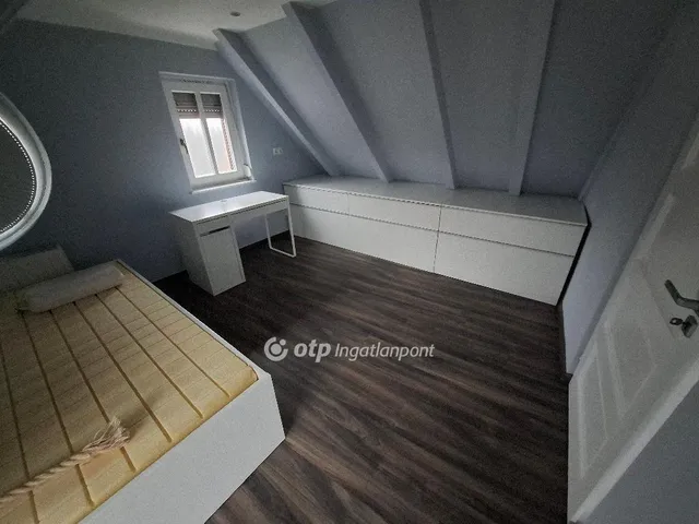 Eladó lakás Budapest III. kerület 140 nm