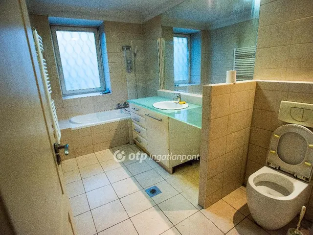 Eladó lakás Budapest II. kerület 70 nm