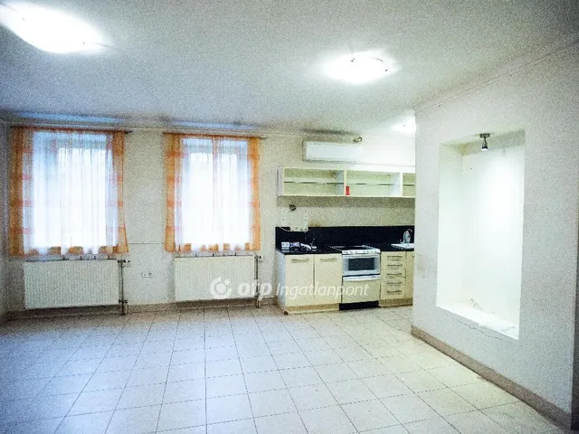 Eladó lakás Budapest II. kerület 70 nm