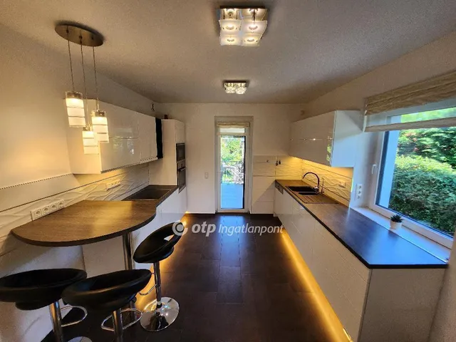 Eladó ház Érd 226 nm