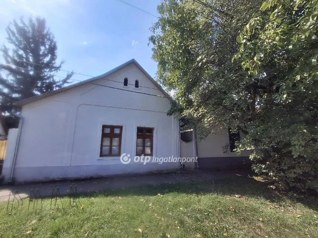 Eladó ház Kisoroszi 200 nm