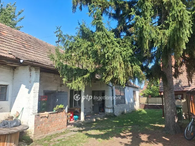 Eladó ház Kisoroszi 200 nm