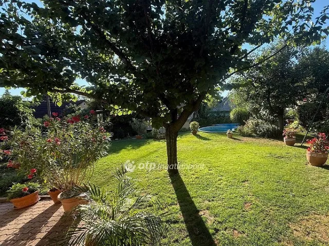 Eladó ház Budapest II. kerület, Hársakalja 135 nm