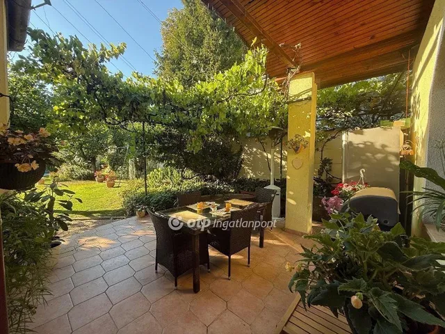 Eladó ház Budapest II. kerület, Hársakalja 135 nm