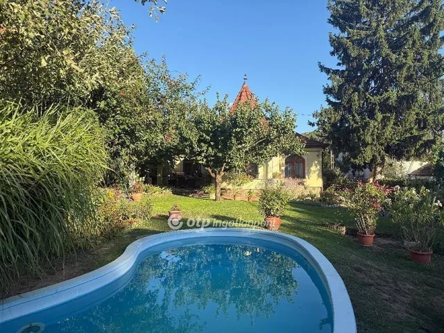 Eladó ház Budapest II. kerület, Hársakalja 135 nm