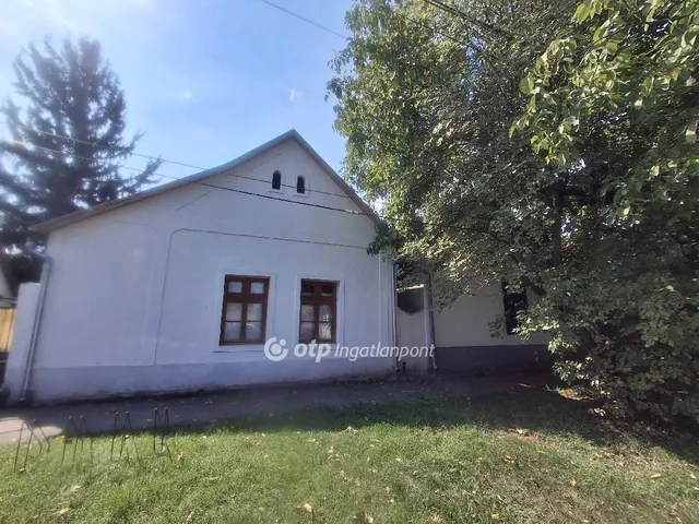 Eladó ház Kisoroszi 200 nm