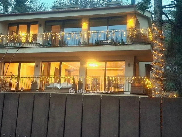 Eladó ház Budapest XII. kerület, Orbánhegy 240 nm