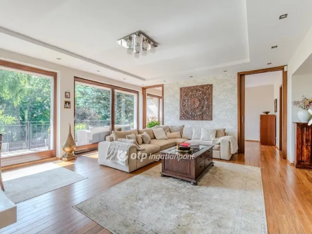 Eladó ház Budapest XII. kerület, Orbánhegy 240 nm