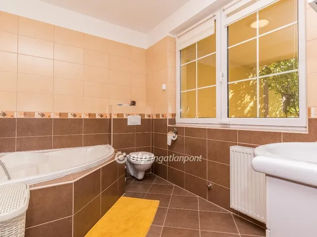 Eladó ház Piliscsaba, Csabagyöngye 194 nm